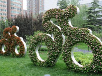Скульптуры из искусственной травы