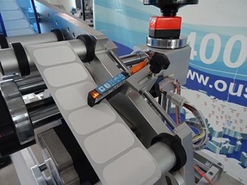 Автоматический конвейерный этикетировщик AS-P04 / Автомат для наклеивания этикеток сверху и снизу