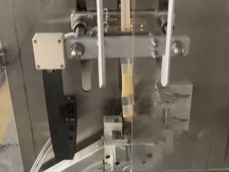Вертикальная упаковочная флоупак-машина VFFS (формирование-наполнение-запайка) для порошков