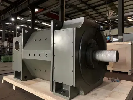 Электродвигатель постоянного тока среднего размера