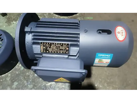 Трехфазный асинхронный двигатель с закрытым корпусом и воздушным охлаждением (TEFC)