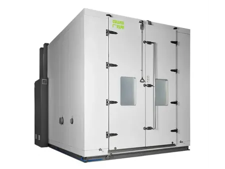 Из модульных панелей  Климатическая камера большого размера типа Walk-In Из модульных панелей  Климатическая камера большого размера типа Walk-In