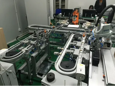 Решения для конвейерных систем  Одноручьевой пластинчатый конвейер для паллет