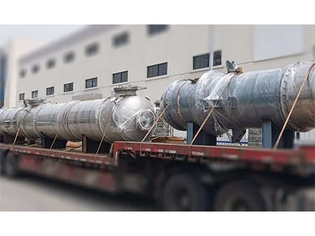 Промышленная ректификационная колонна (материал: титан)