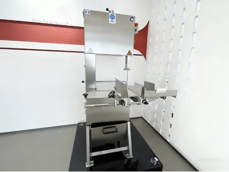 Пила для резки костей напольная