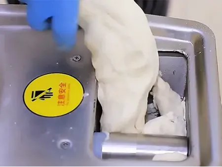 Автоматическая машина для лепки пельменей с подачей начинки