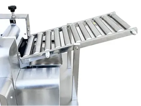 Автоматическая машина для лепки пельменей с механизмом обертывания начинки тестом