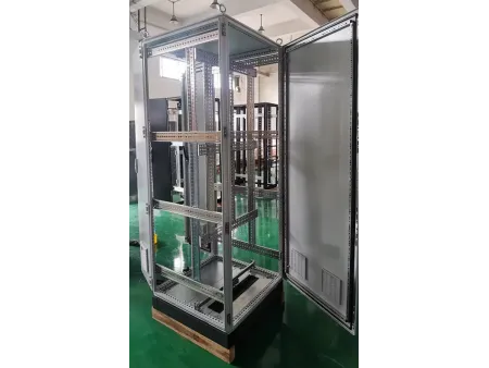 Шкаф управления с усиленной конструкцией (профиль с 16 загибами)