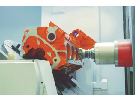 5-осевой обрабатывающий центр  с люльковым поворотным столом