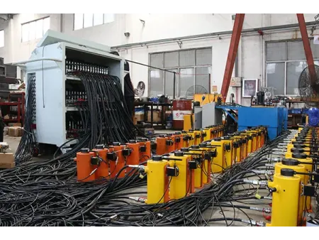 Гидравлическая система синхронного подъема