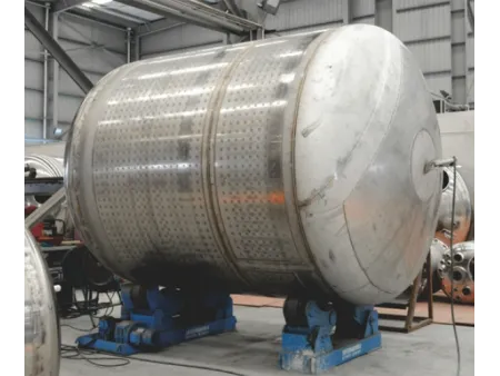 Санитарные резервуары и емкости из нержавеющей стали