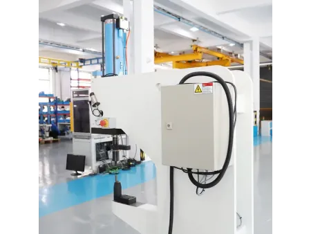 Пуклевочный пресс (8/15-тонный, стационарный, С-образная рама)