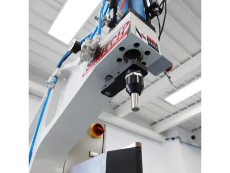 Пуклевочный пресс (8-тонный, стационарный, С-образная рама)