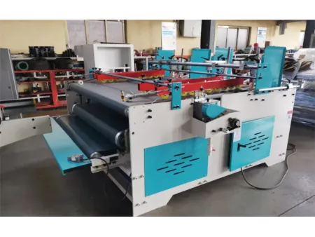 Полуавтоматическая фальцевально-склеивающая машина для коробок с дном замкового типа