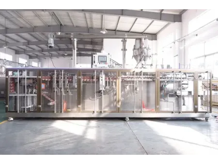 Горизонтальная фасовочно-упаковочная машина для пакетов дой-пак со штуцером с двумя дозирующими головками