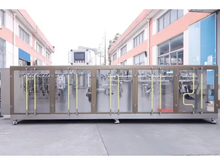 Горизонтальная фасовочно-упаковочная машина для пауч-пакетов со штуцером с двумя дозирующими головками