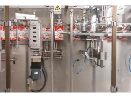 Горизонтальная фасовочно-упаковочная машина для пакетов дой-пак с одной дозирующей головкой